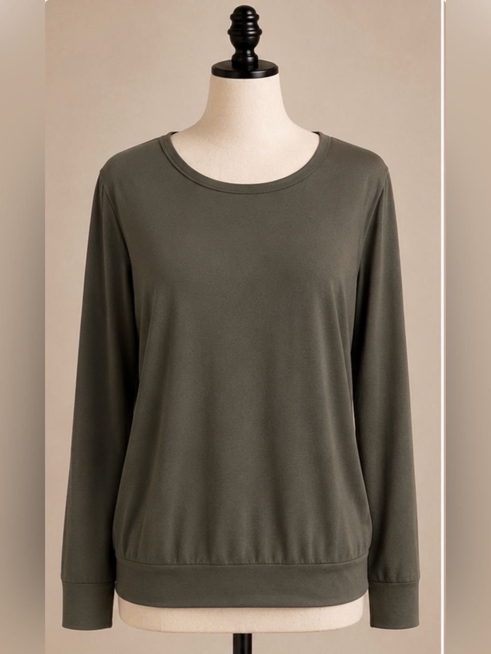 ⭐ Last Chance! Fitted Green long sleeve top